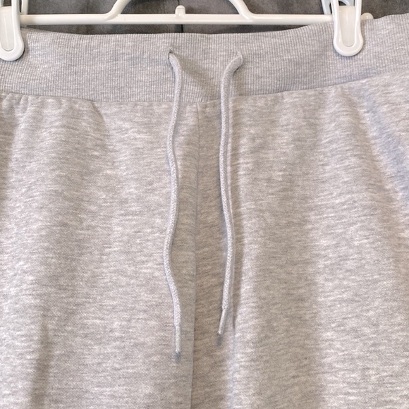 GUESS Joggers NWOT - Picture 4 of 6
